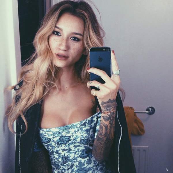 Jena Yamamoto Selfie