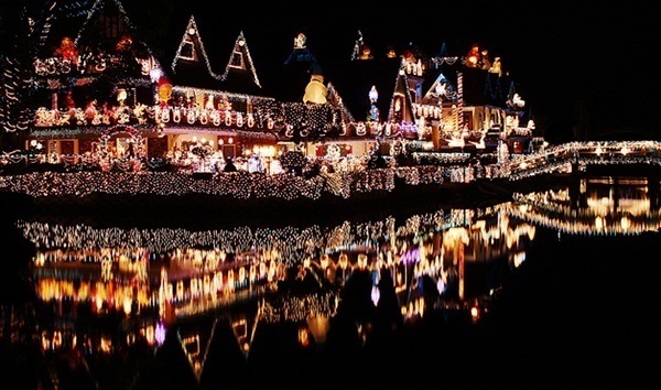 Crazy Christmas Decorations Lake