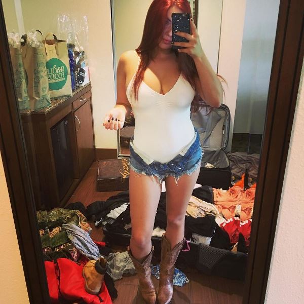 Ariel Winter Sexy Selfie