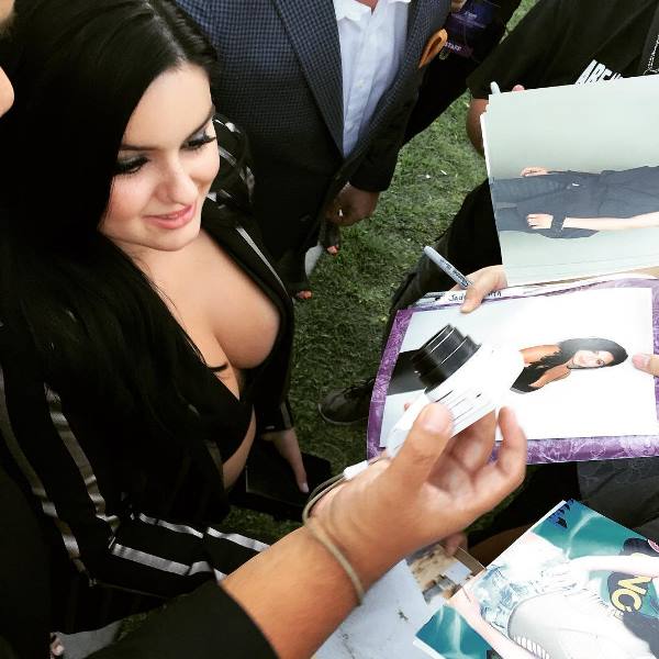 Sexiest Pictures Of Ariel Winter